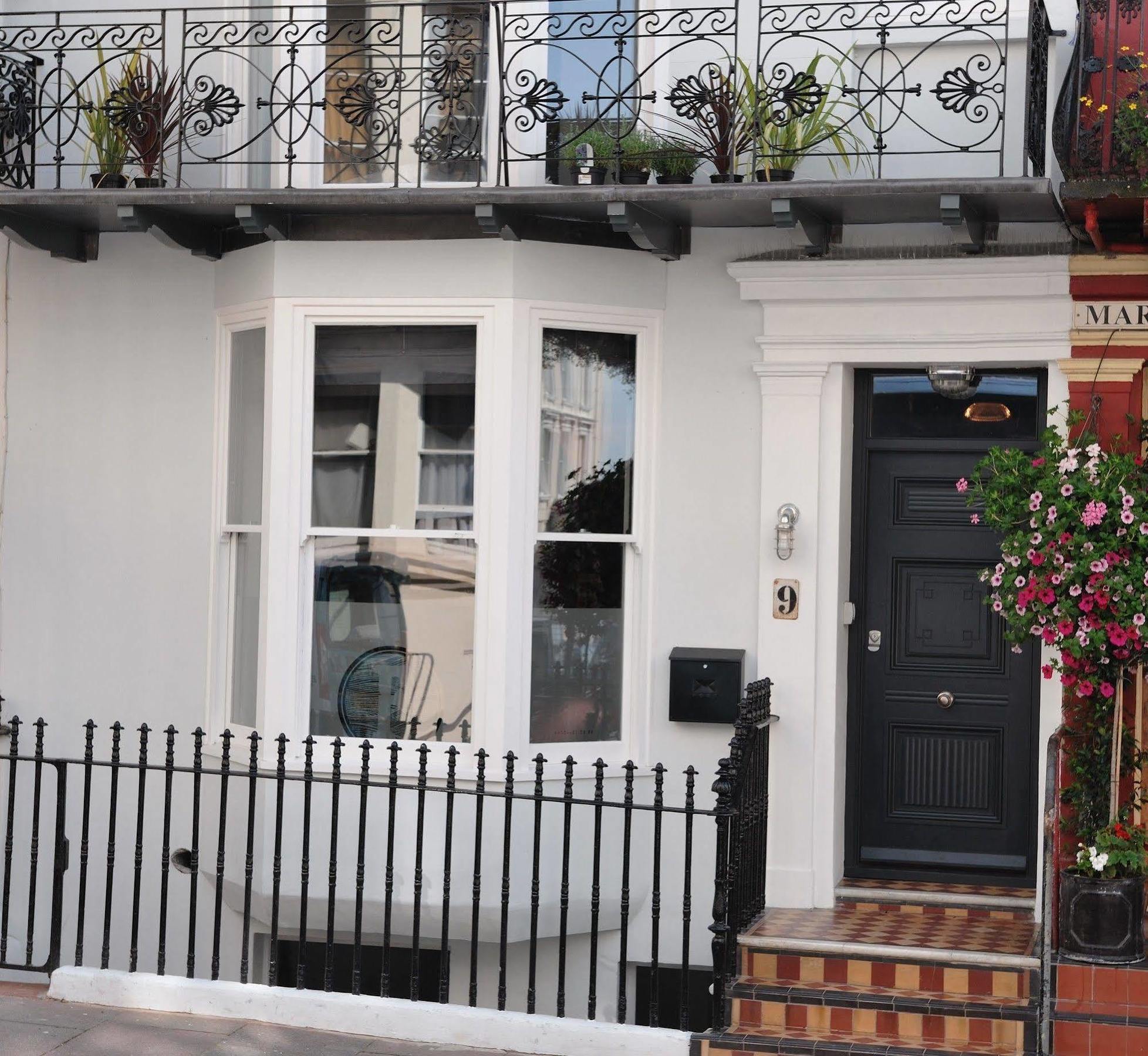 Oyo Fab Guest House Brighton Exterior photo